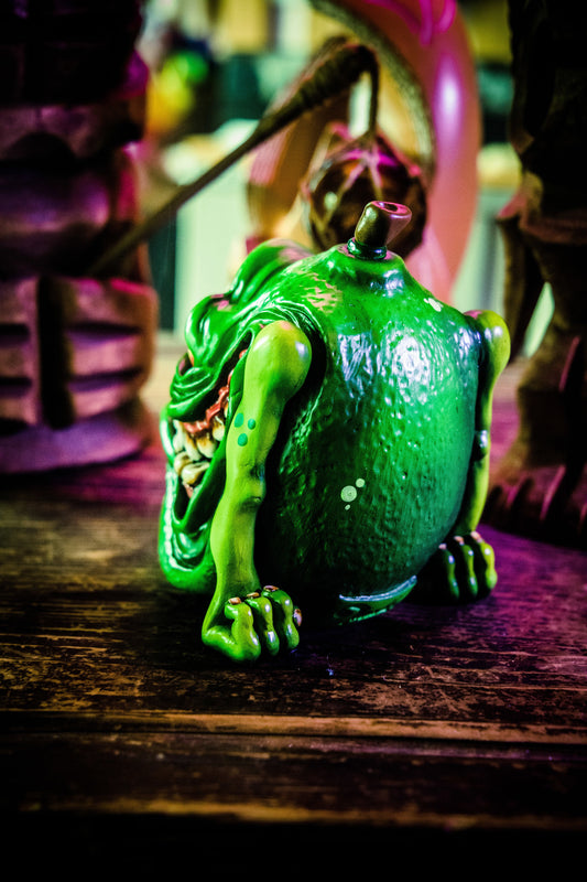 "SQUEEZY" RESIN figure